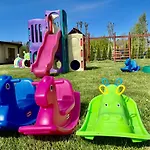 Kompleks wypoczynkowy Ośrodek Rodzinny Pod Wydmami Przy Plaży , Plac Zabaw , Rowery Sarbinowo