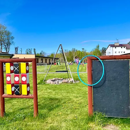 Kompleks wypoczynkowy Ośrodek Rodzinny Pod Wydmami Przy Plaży , Plac Zabaw , Rowery *