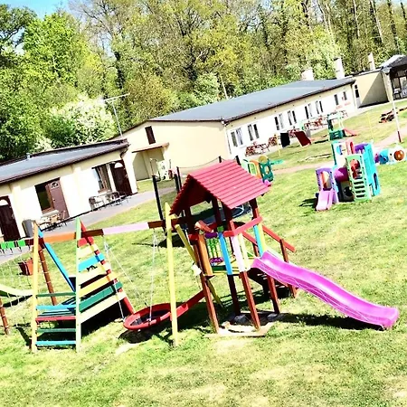 Kompleks wypoczynkowy Ośrodek Rodzinny Pod Wydmami Przy Plaży , Plac Zabaw , Rowery *
