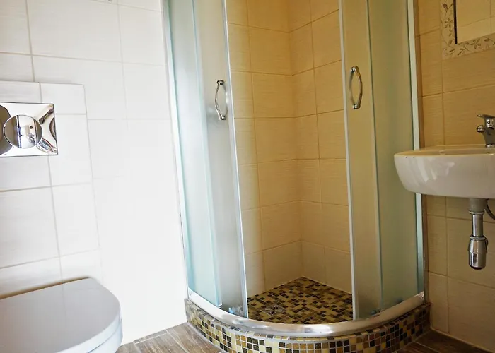 Kompleks wypoczynkowy Ośrodek Rodzinny Pod Wydmami Przy Plaży , Plac Zabaw , Rowery *