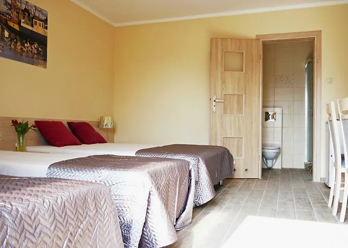 Kompleks wypoczynkowy Ośrodek Rodzinny Pod Wydmami Przy Plaży , Plac Zabaw , Rowery *